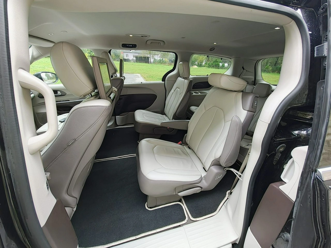 Chrysler Pacifica - Zdjęcie 12