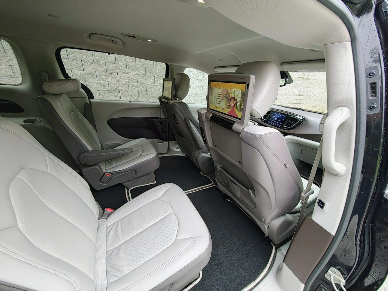 Chrysler Pacifica - Zdjęcie 14