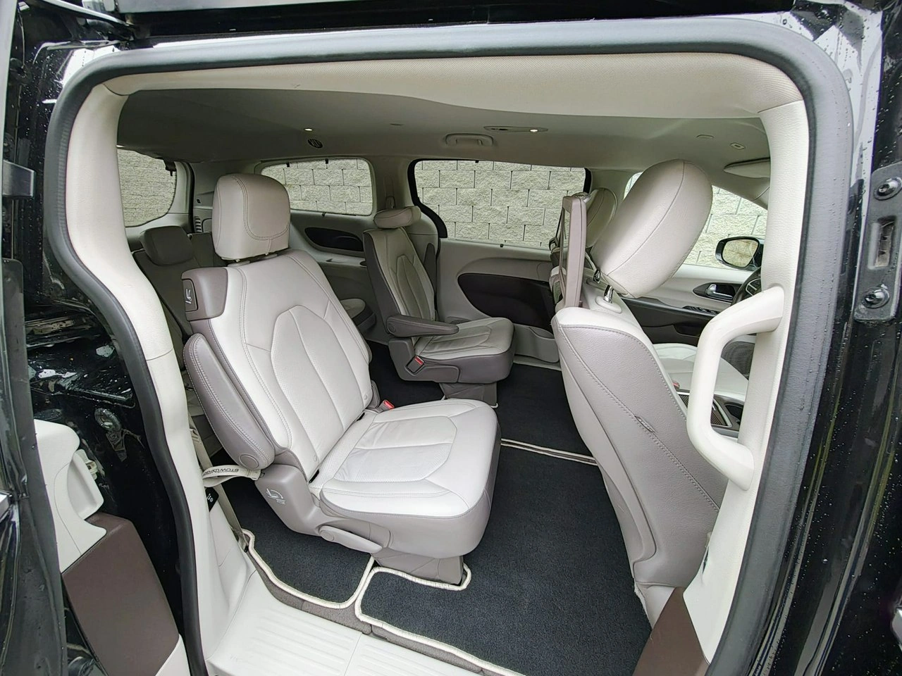 Chrysler Pacifica - Zdjęcie 15