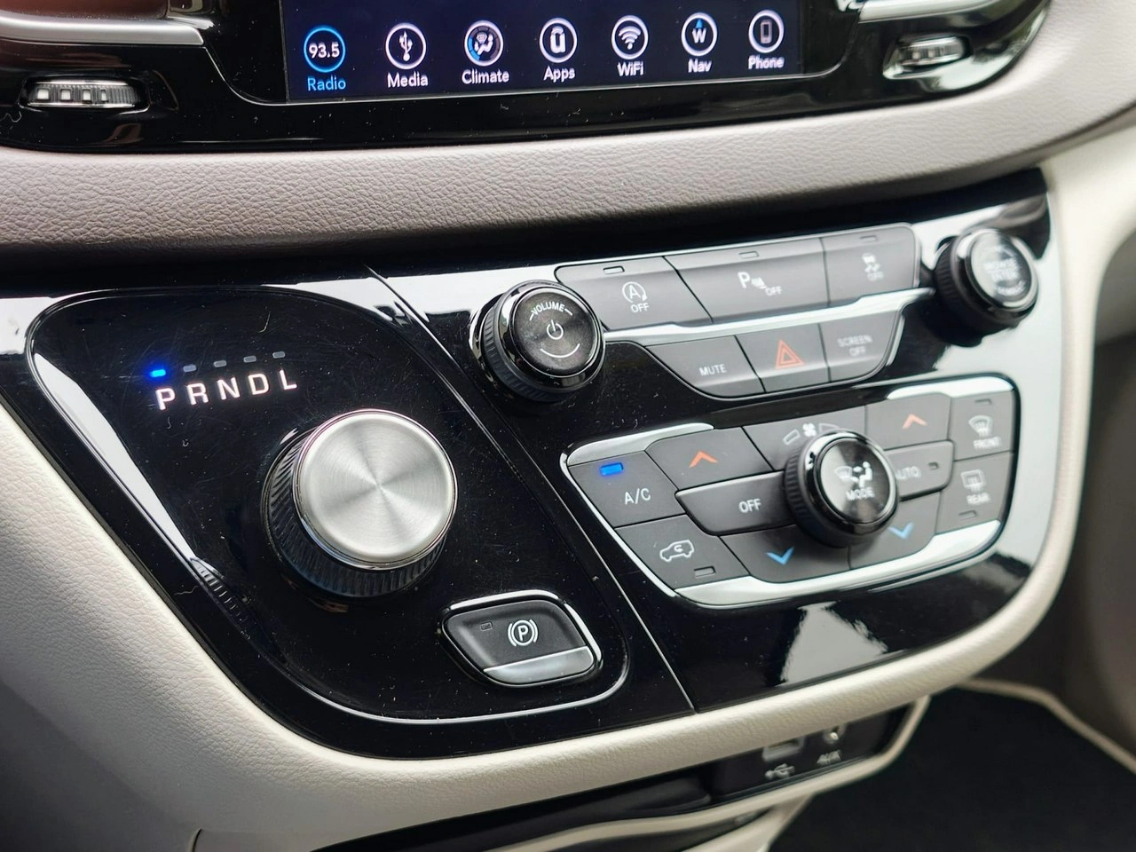 Chrysler Pacifica - Zdjęcie 27