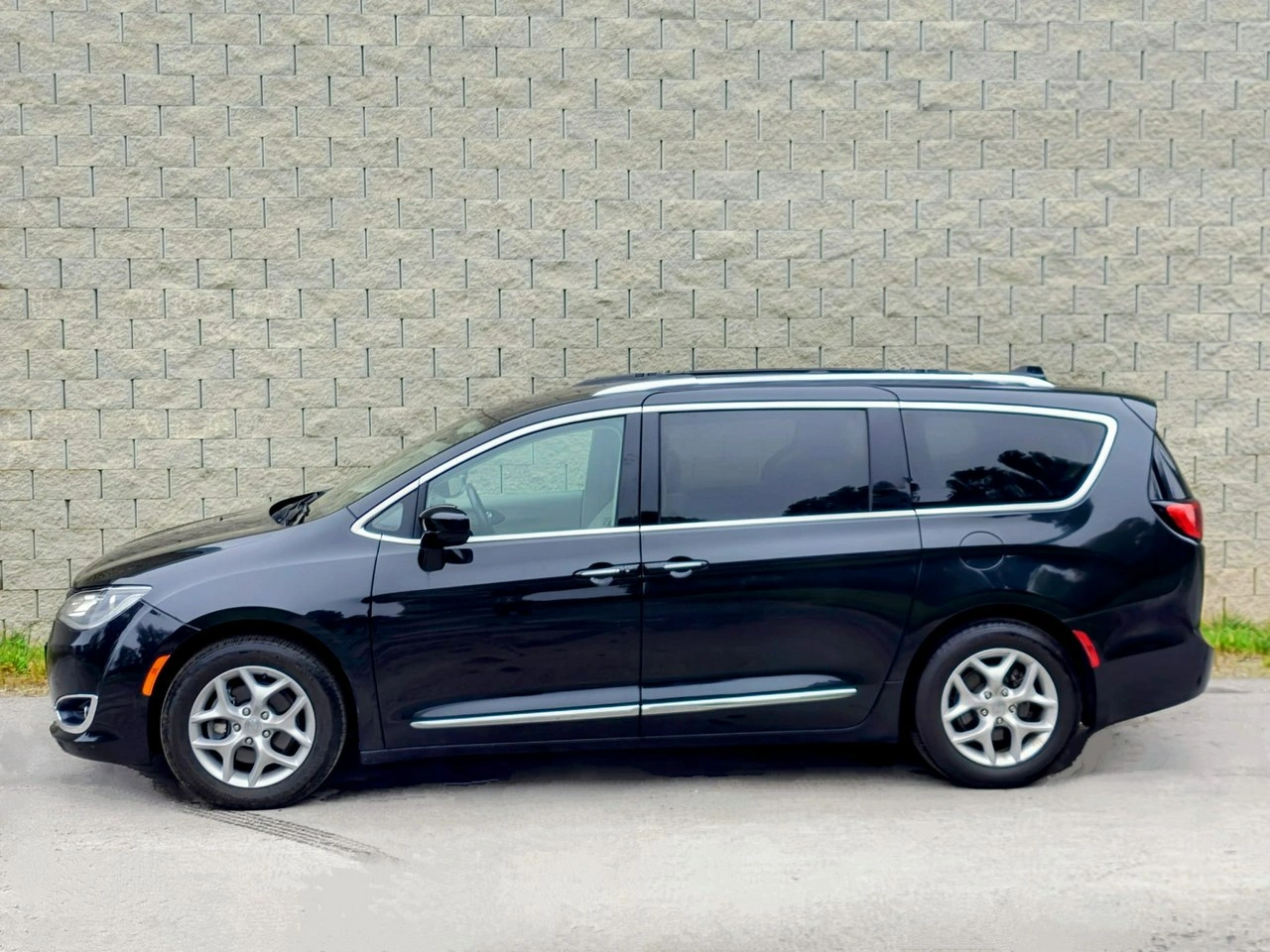 Chrysler Pacifica - Zdjęcie 7