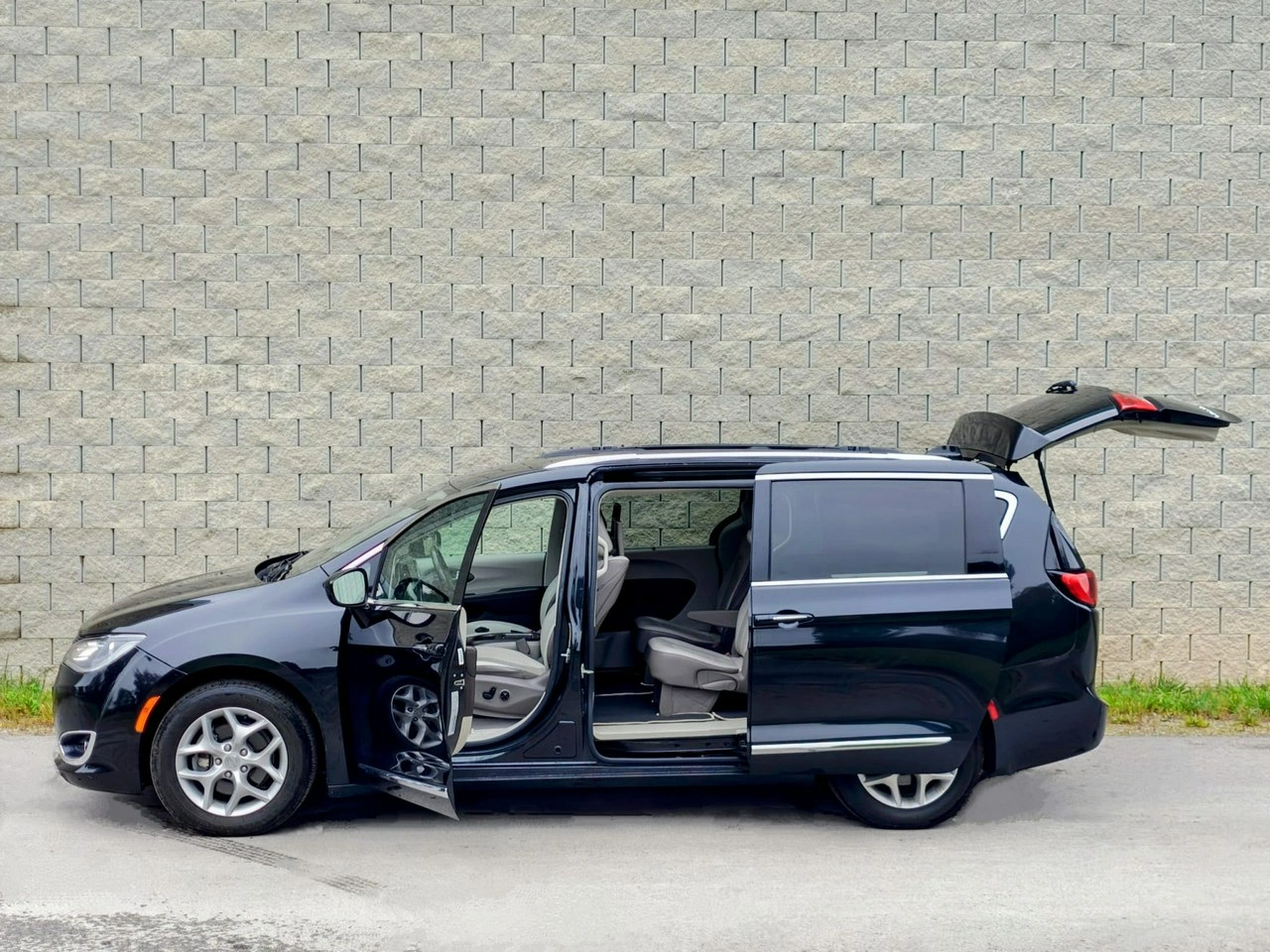 Chrysler Pacifica - Zdjęcie 8