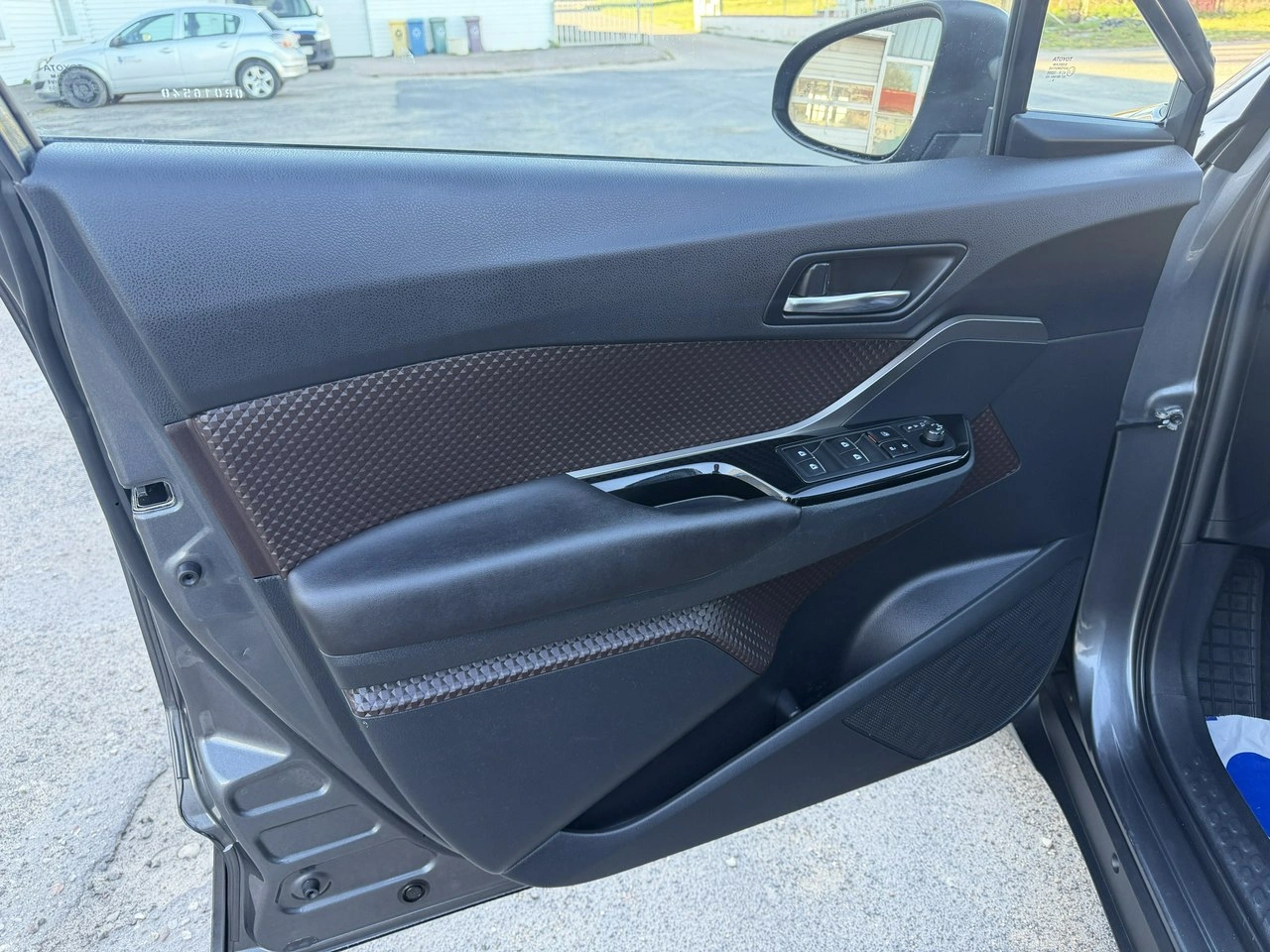 Toyota C-HR - Zdjęcie 15