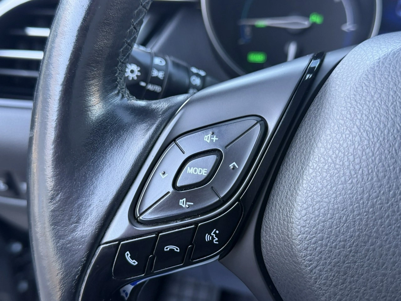 Toyota C-HR - Zdjęcie 23