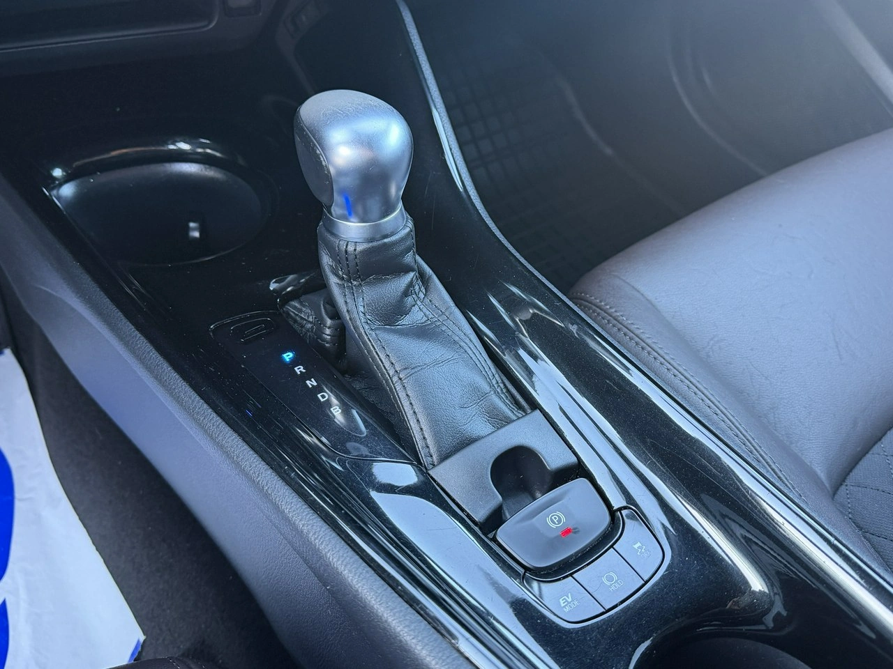 Toyota C-HR - Zdjęcie 29