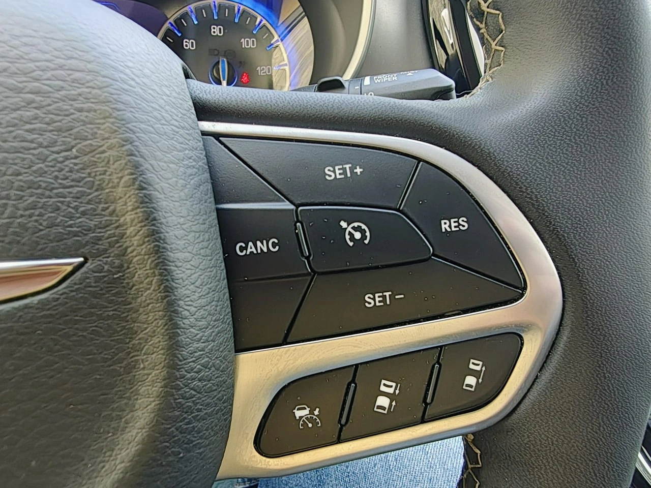 Chrysler Pacifica - Zdjęcie 11
