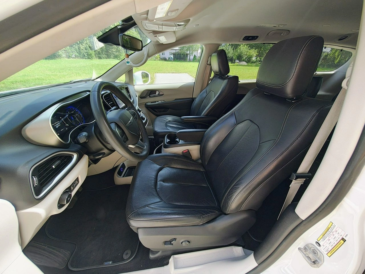 Chrysler Pacifica - Zdjęcie 23