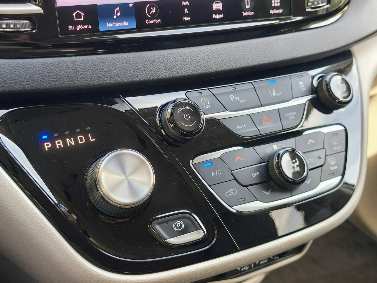 Chrysler Pacifica - Zdjęcie 24