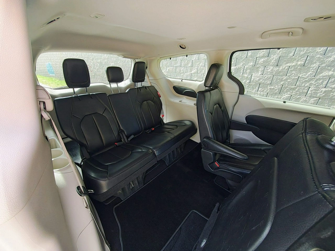 Chrysler Pacifica - Zdjęcie 23