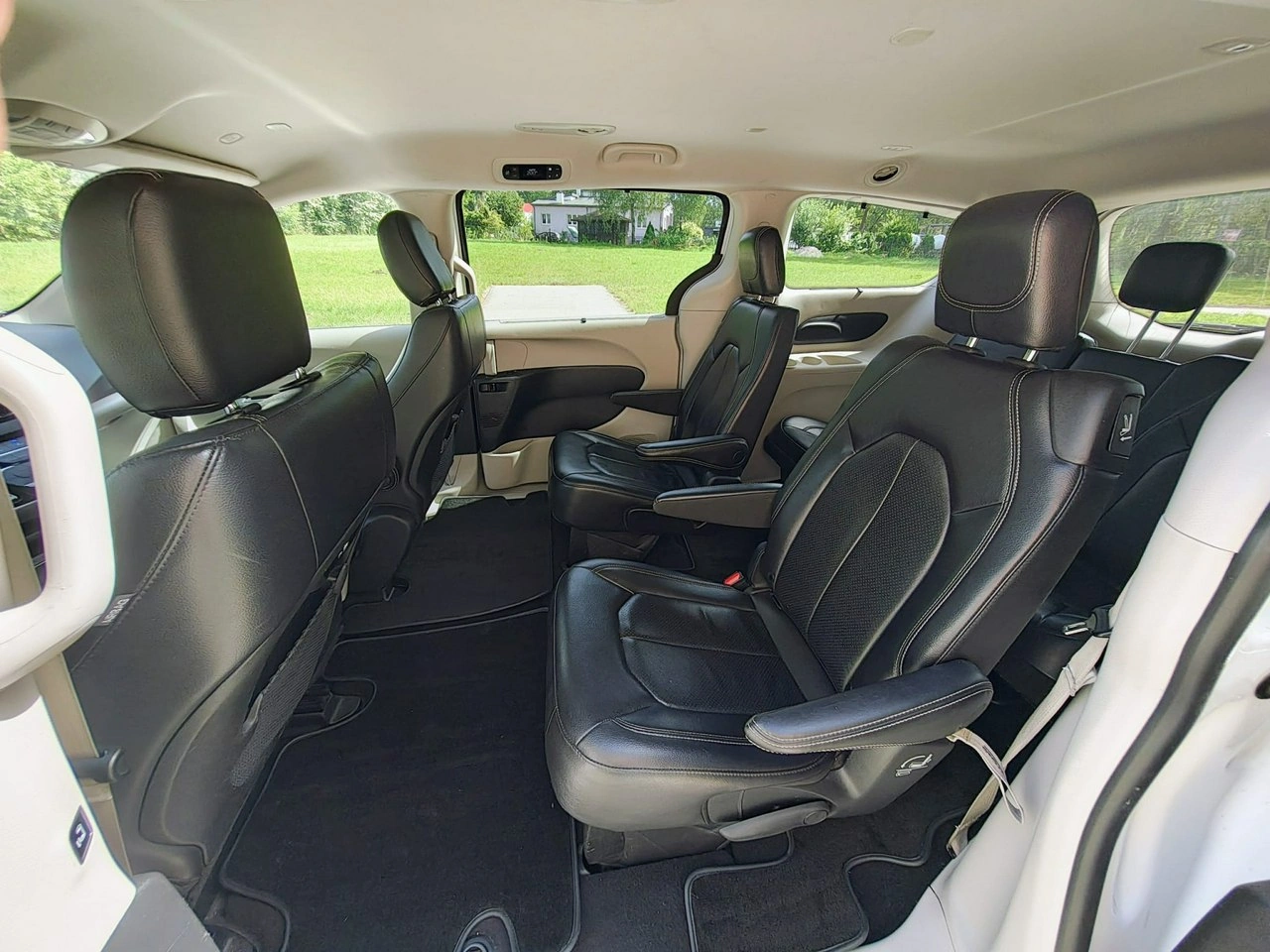Chrysler Pacifica - Zdjęcie 24
