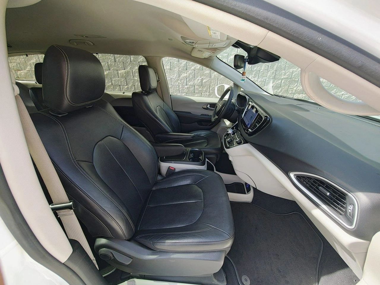 Chrysler Pacifica - Zdjęcie 27