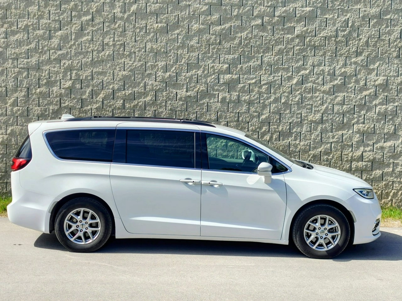 Chrysler Pacifica - Zdjęcie 8