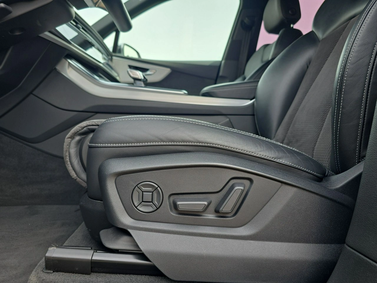 Audi SQ7 - Zdjęcie 18