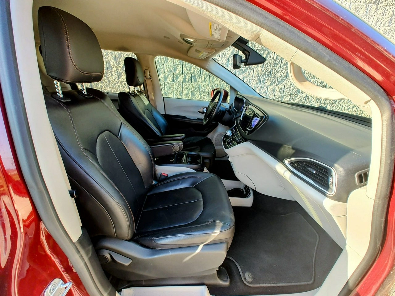 Chrysler Pacifica - Zdjęcie 10