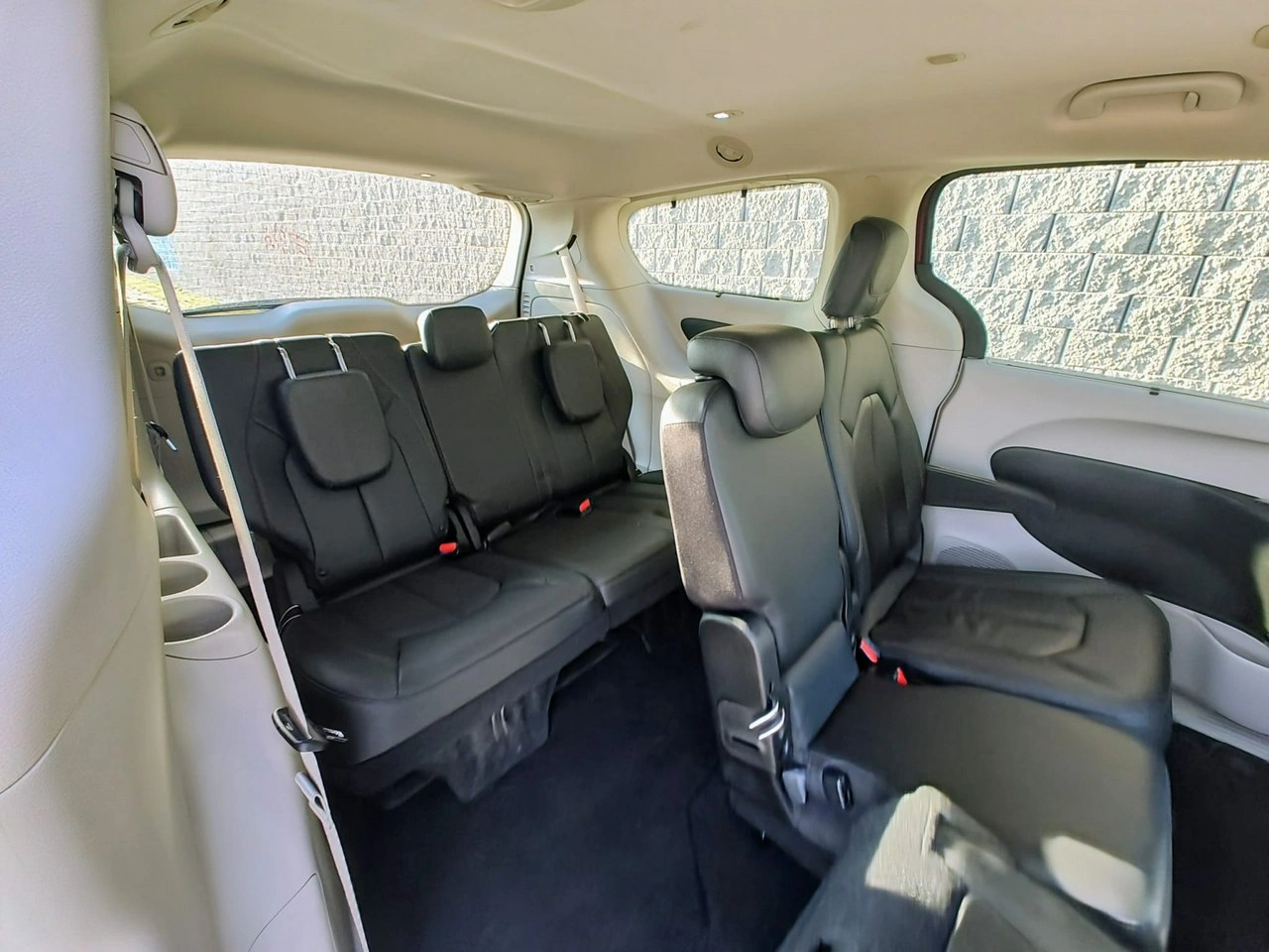 Chrysler Pacifica - Zdjęcie 13