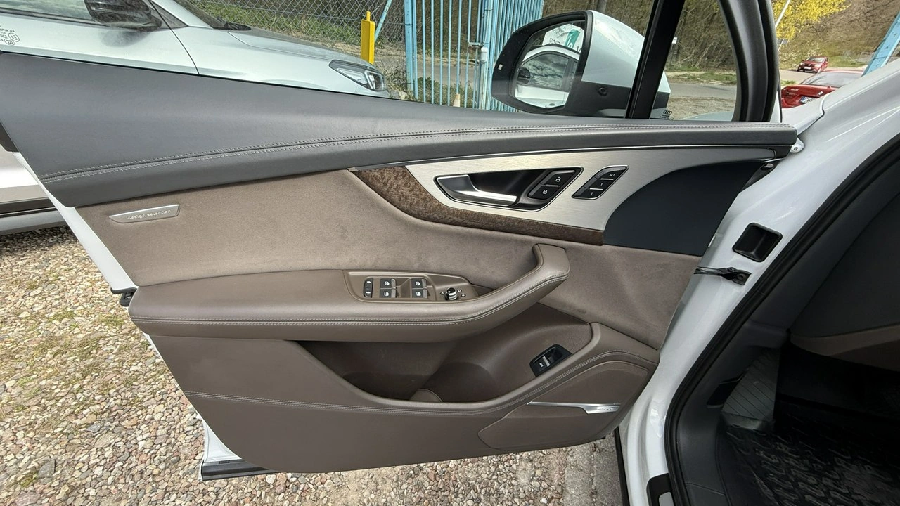 Audi Q7 - Zdjęcie 30