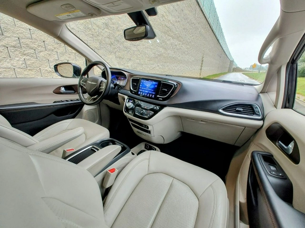 Chrysler Pacifica - Zdjęcie 11