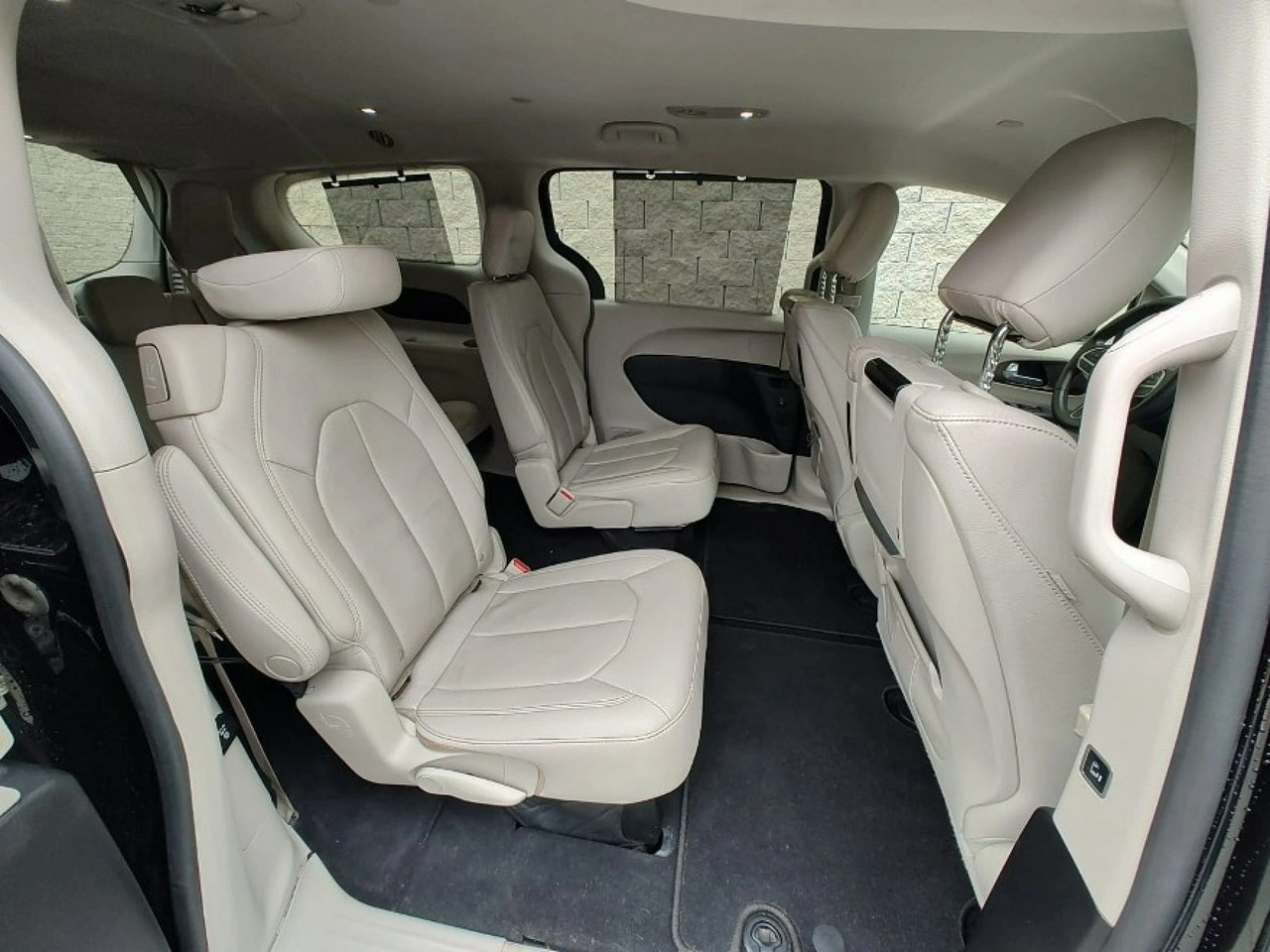 Chrysler Pacifica - Zdjęcie 16