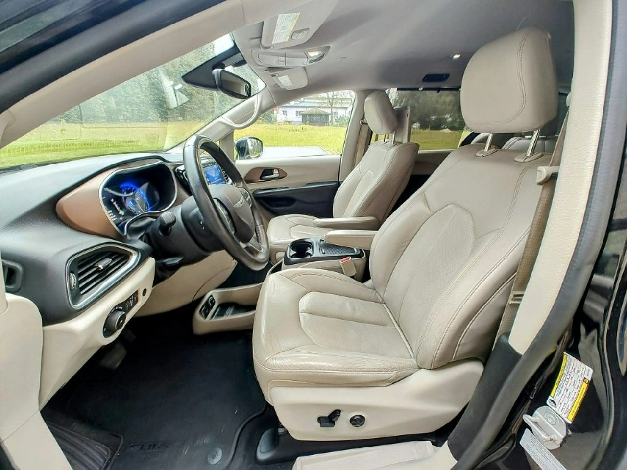 Chrysler Pacifica - Zdjęcie 9