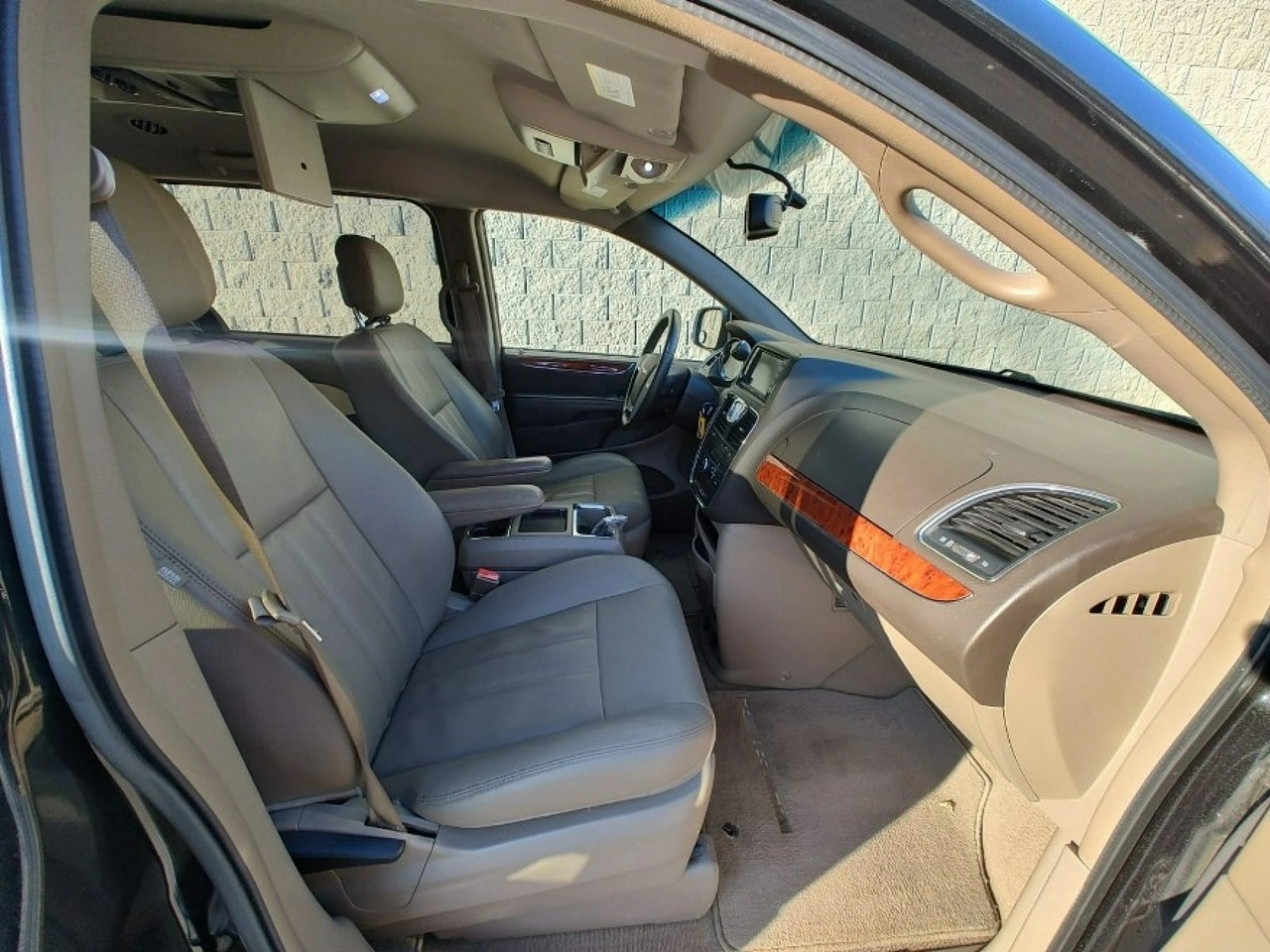 Chrysler Town & Country - Zdjęcie 10