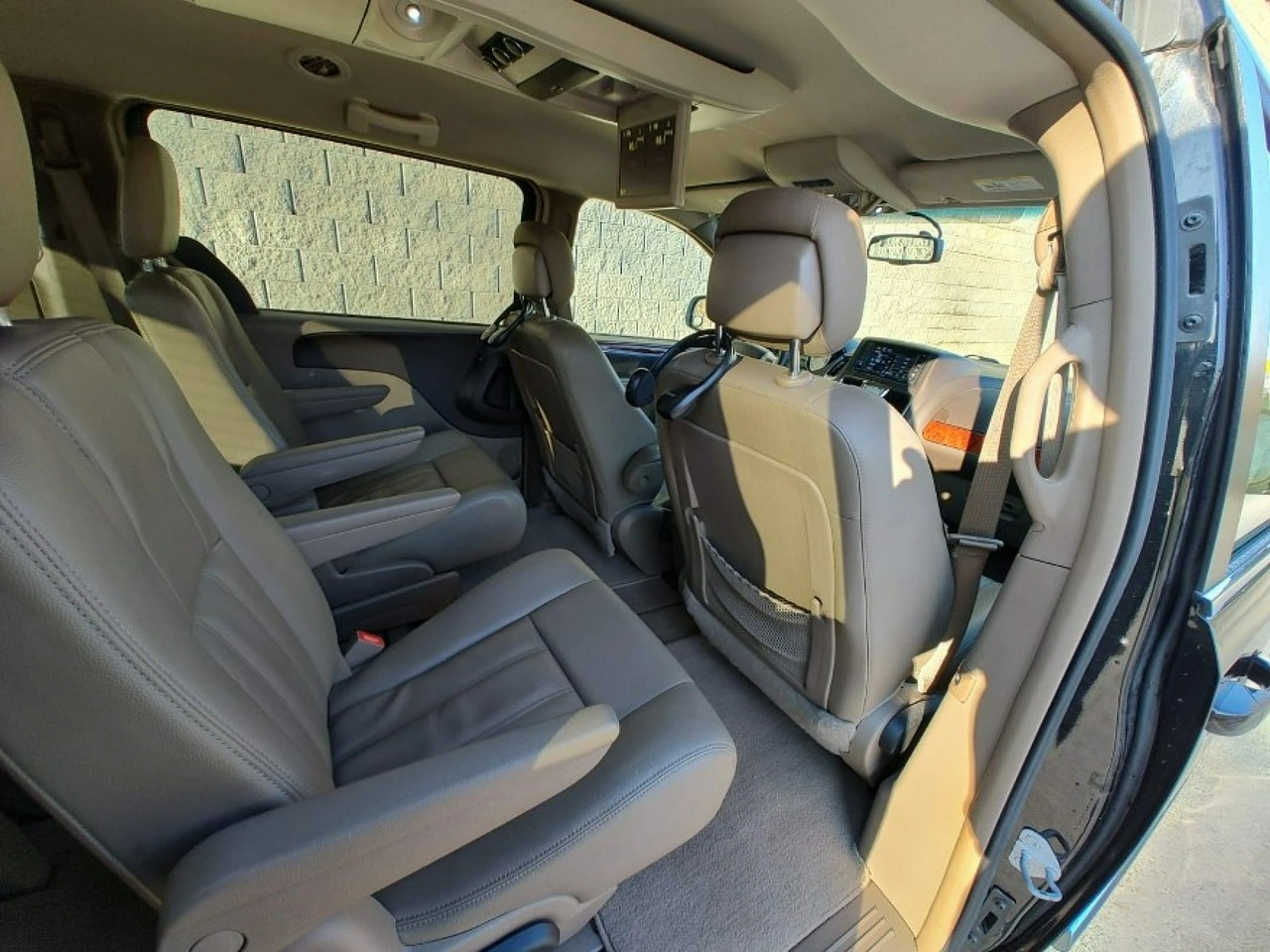 Chrysler Town & Country - Zdjęcie 12