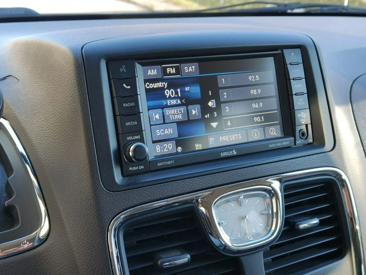 Chrysler Town & Country - Zdjęcie 15