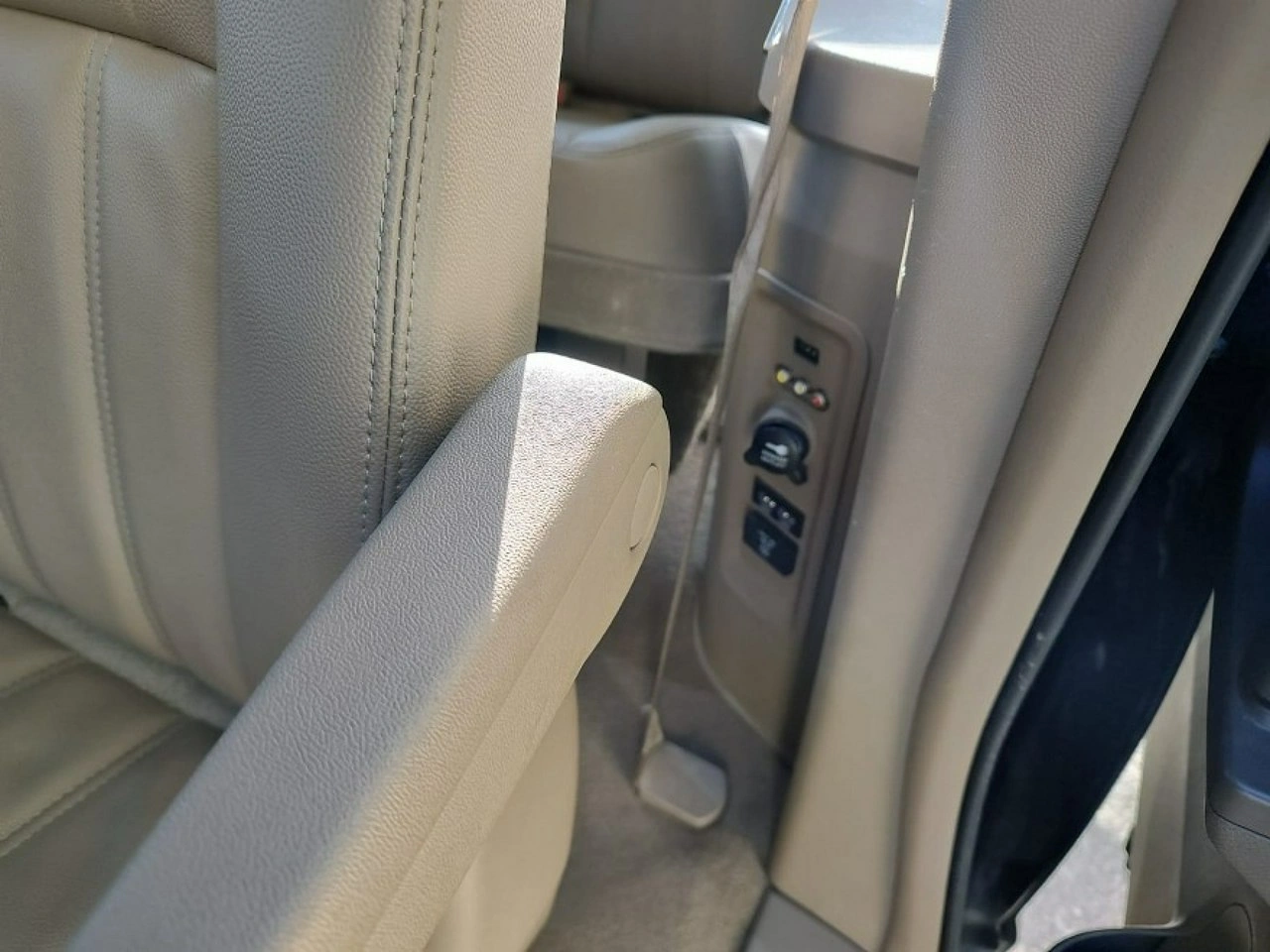 Chrysler Town & Country - Zdjęcie 18