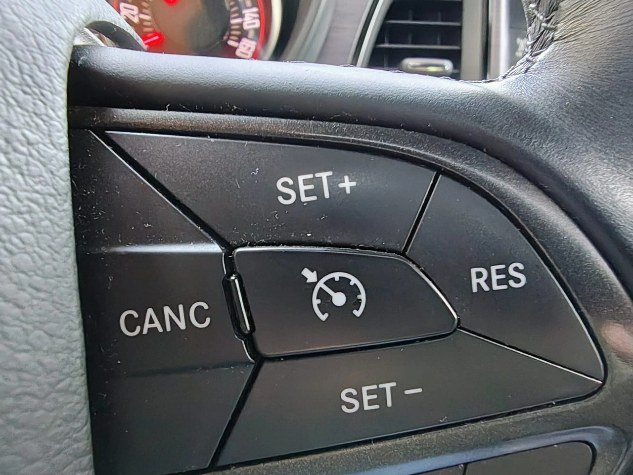 Dodge Challenger - Zdjęcie 13