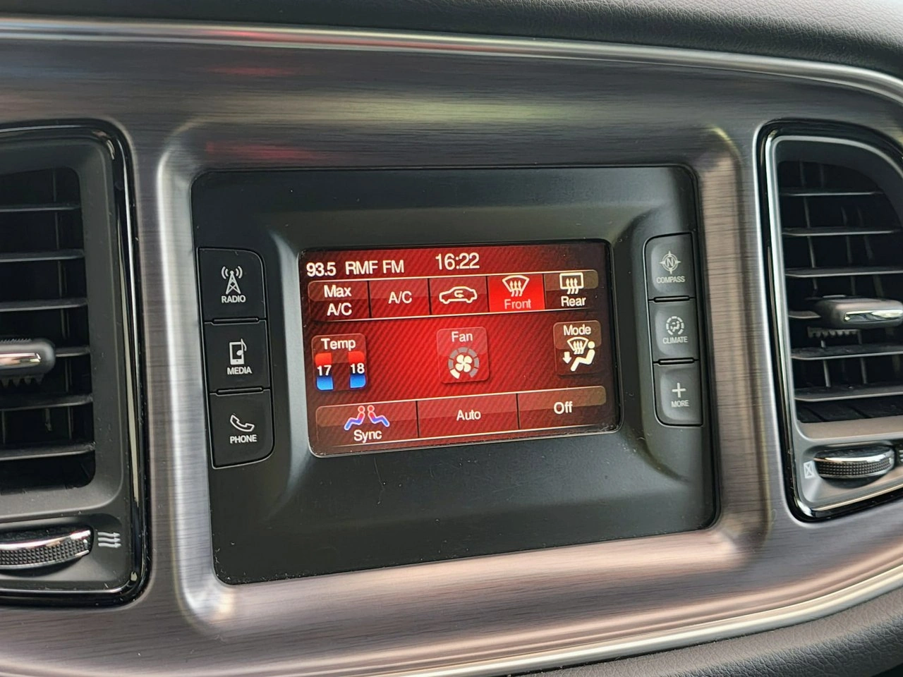 Dodge Challenger - Zdjęcie 17