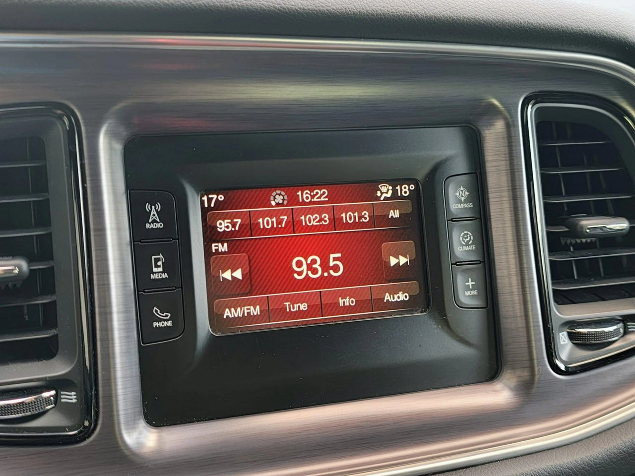 Dodge Challenger - Zdjęcie 18