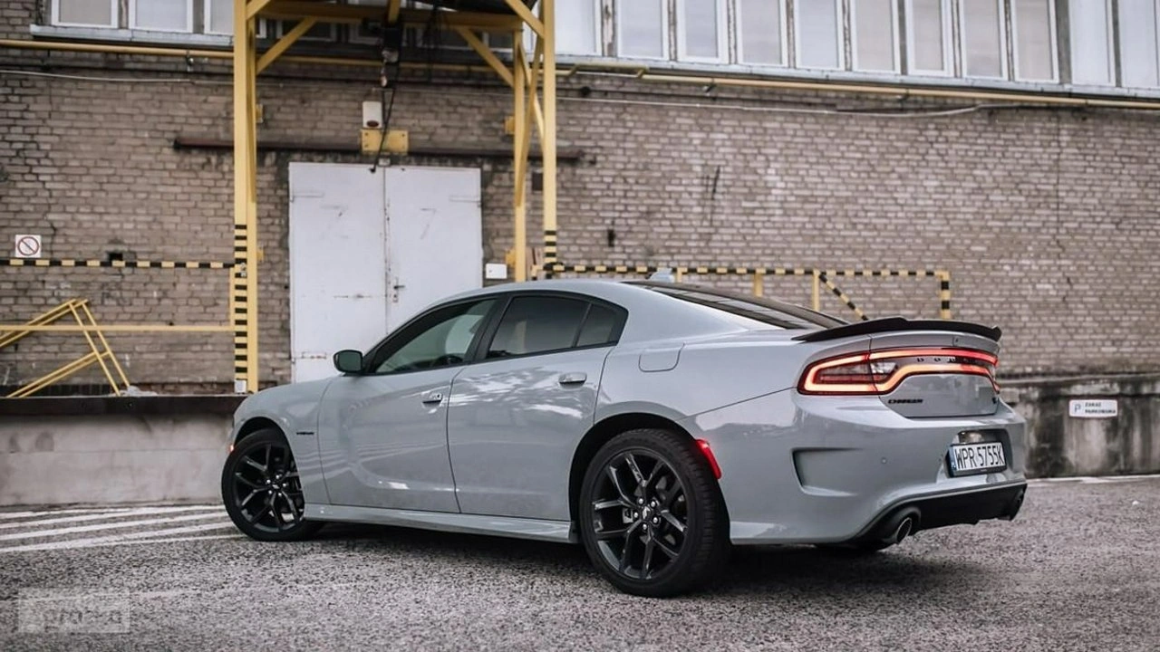 Dodge Charger - Zdjęcie 11