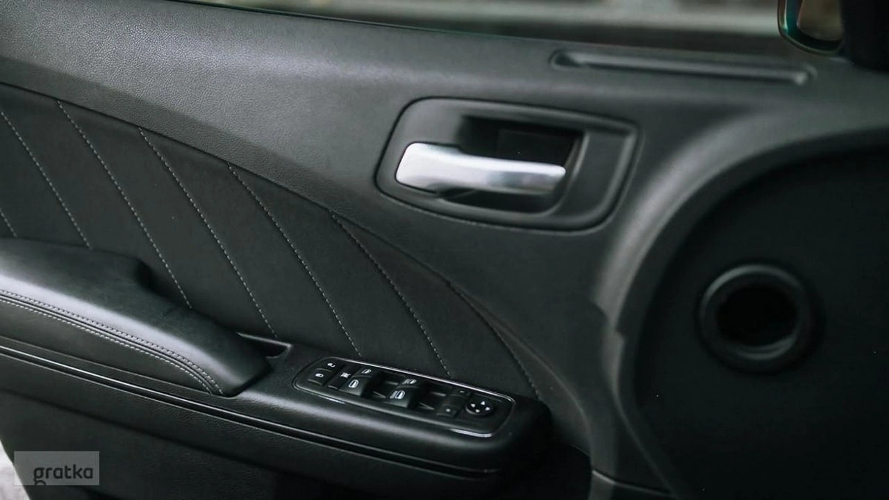 Dodge Charger - Zdjęcie 17