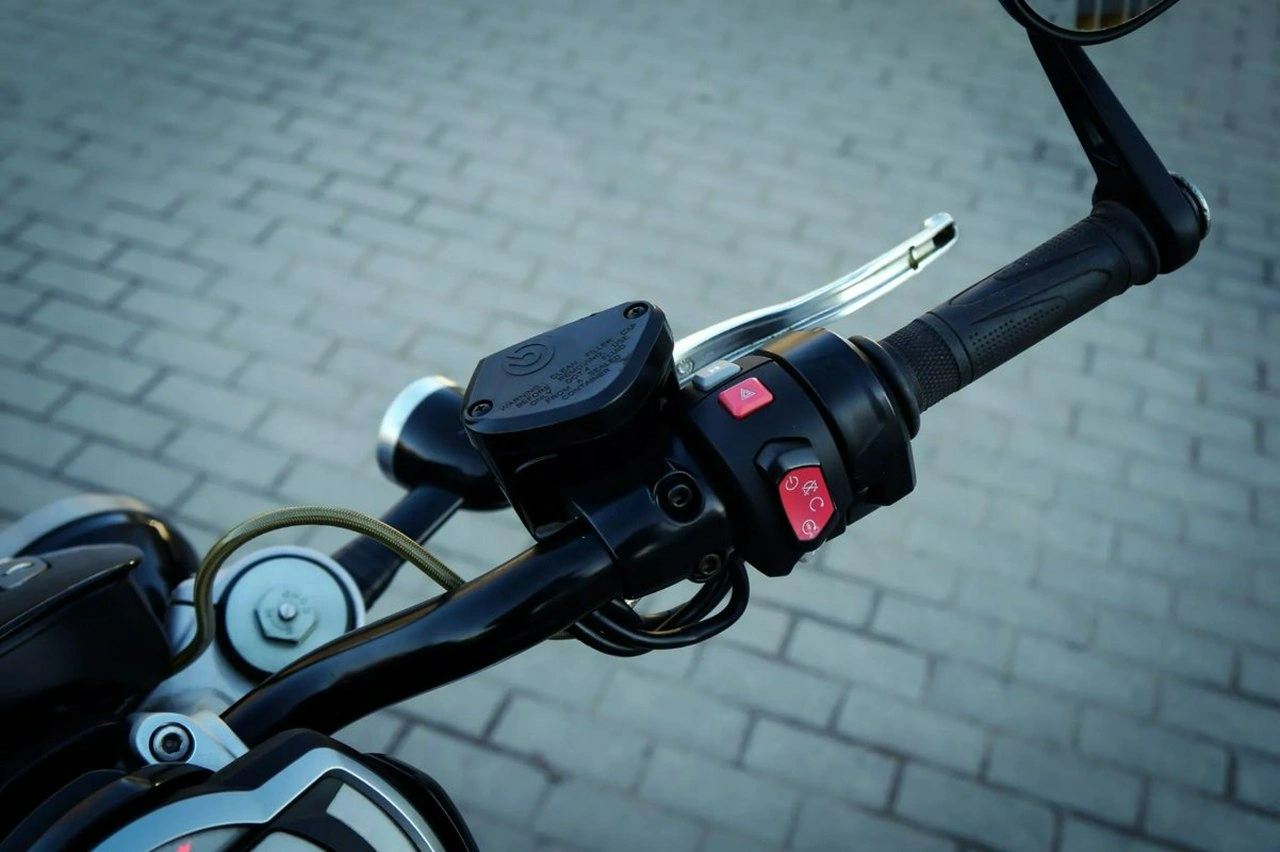 Triumph Rocket - Zdjęcie 13