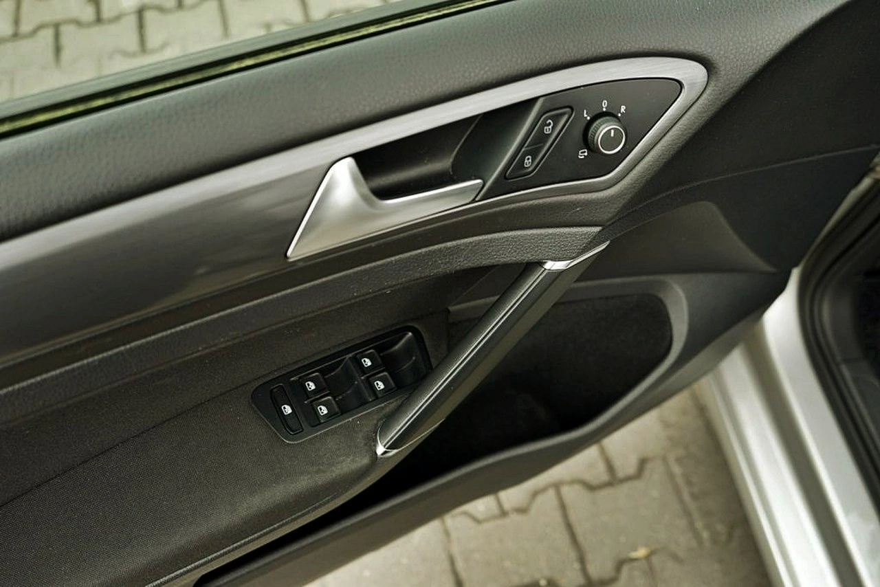 Volkswagen Golf - Zdjęcie 13