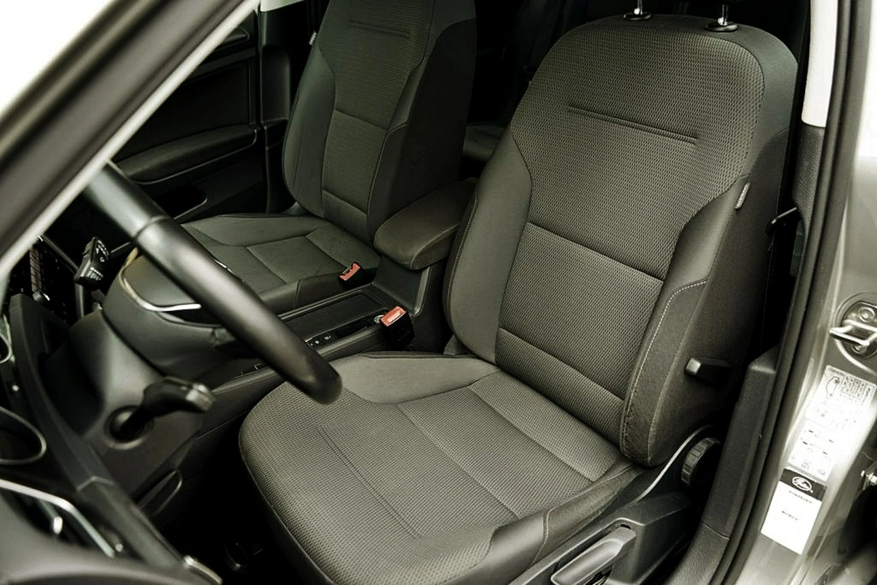 Volkswagen Golf - Zdjęcie 16