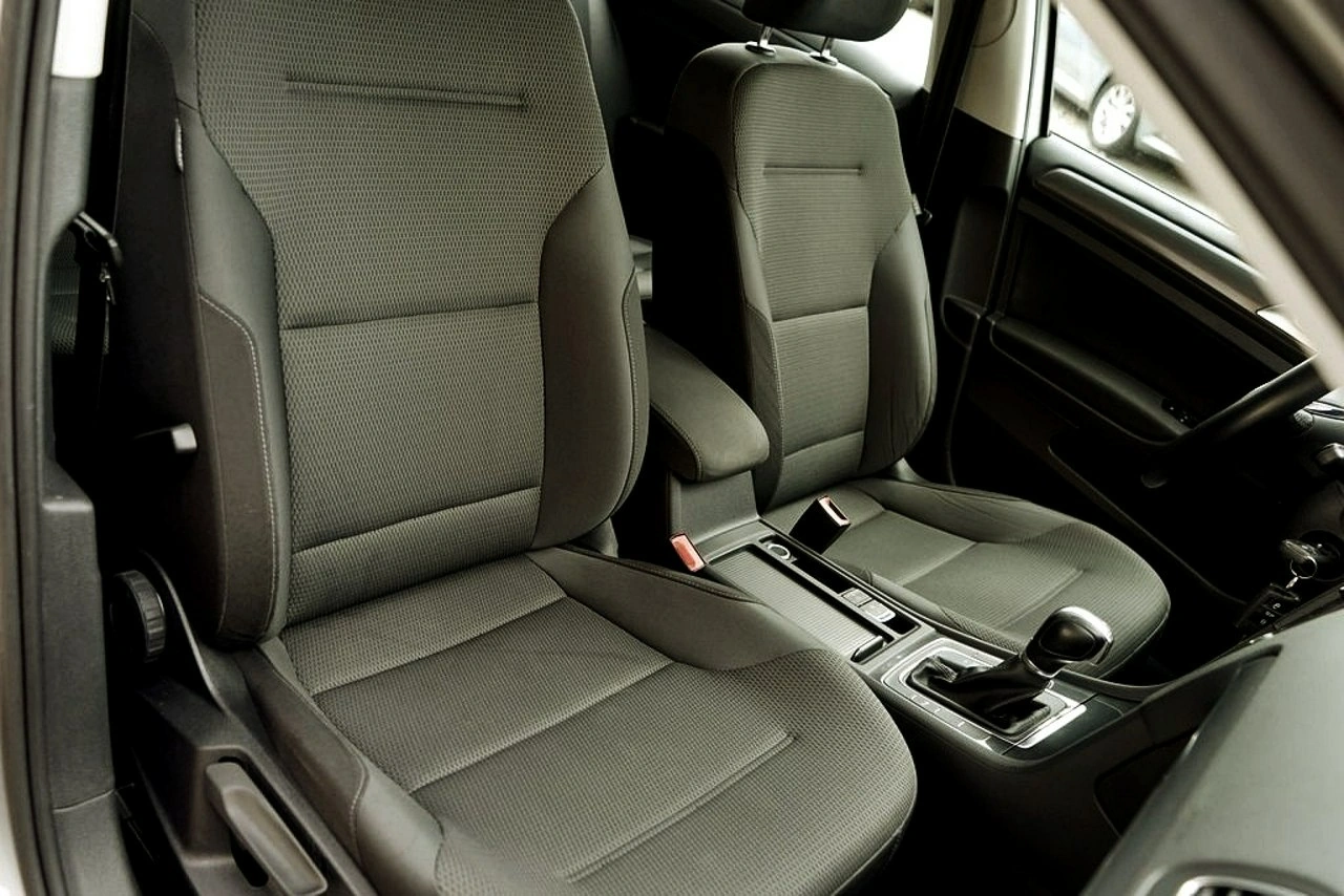 Volkswagen Golf - Zdjęcie 17