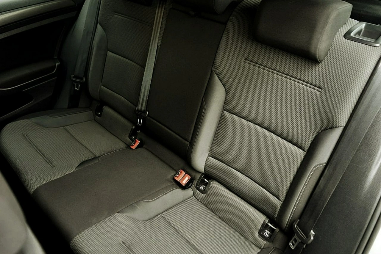 Volkswagen Golf - Zdjęcie 18