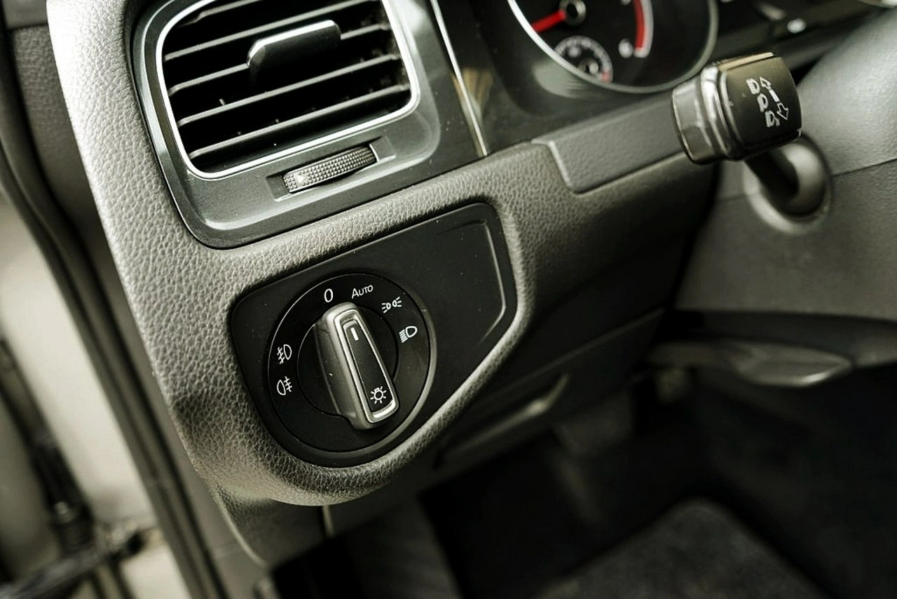 Volkswagen Golf - Zdjęcie 21