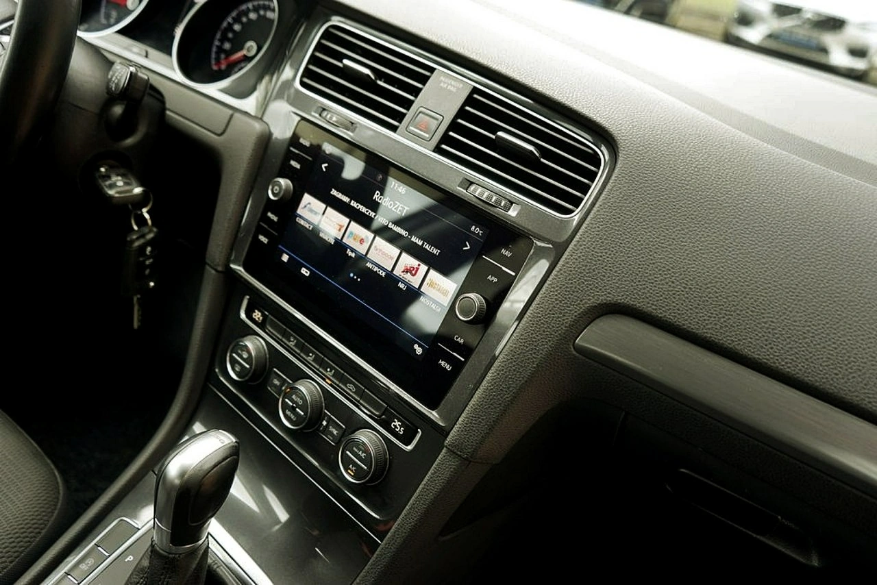 Volkswagen Golf - Zdjęcie 26