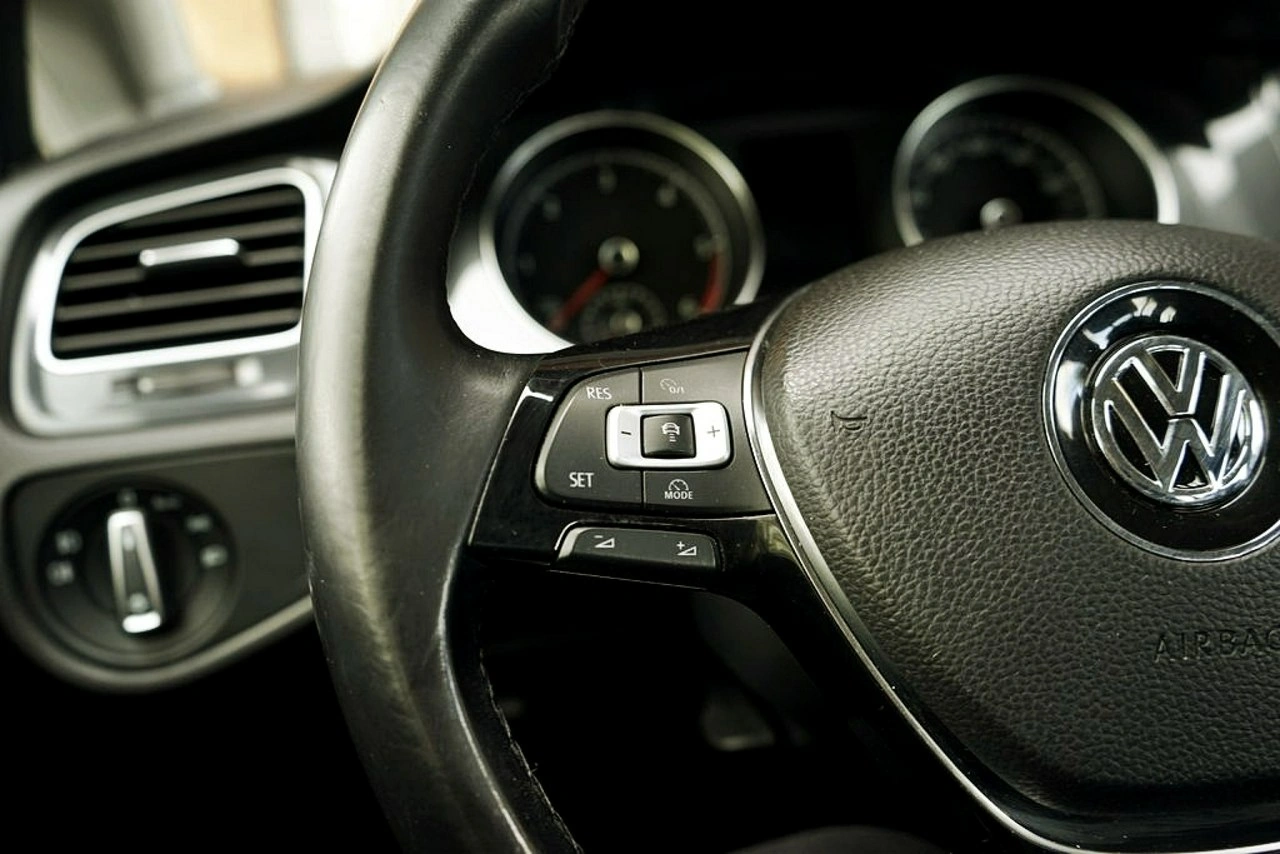 Volkswagen Golf - Zdjęcie 28