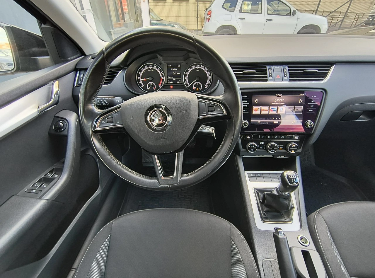 Skoda Octavia - Zdjęcie 11