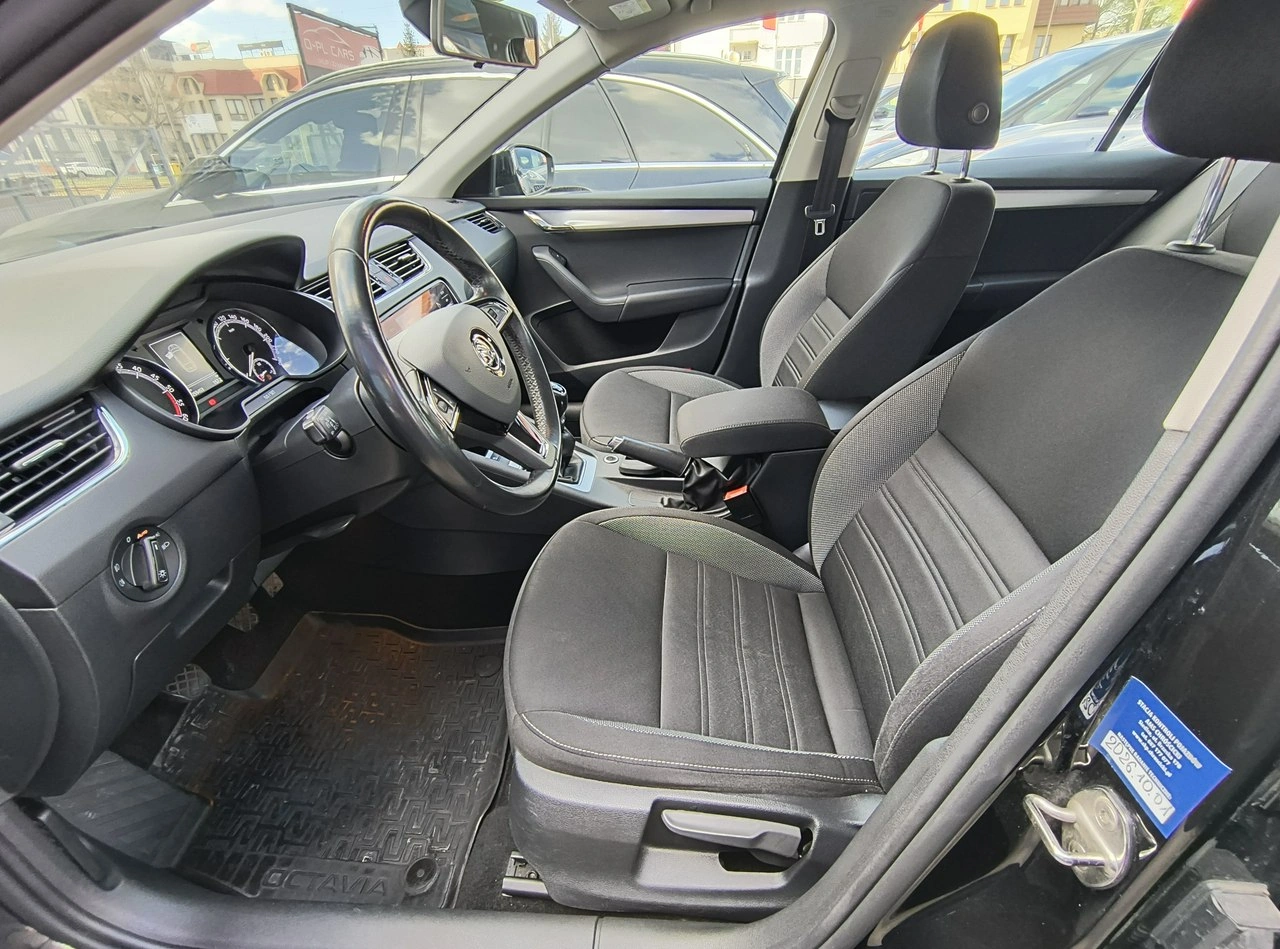 Skoda Octavia - Zdjęcie 15