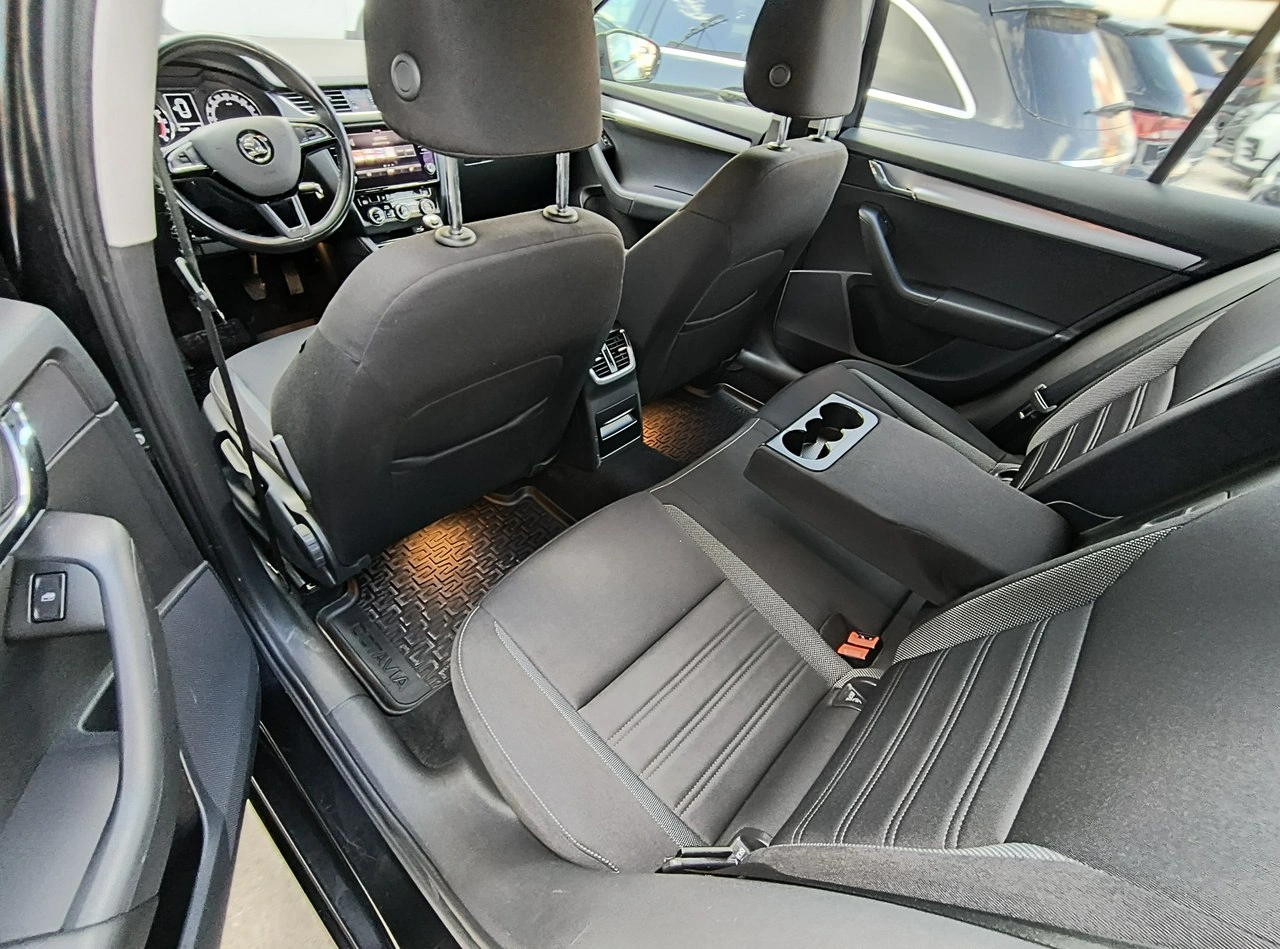 Skoda Octavia - Zdjęcie 16