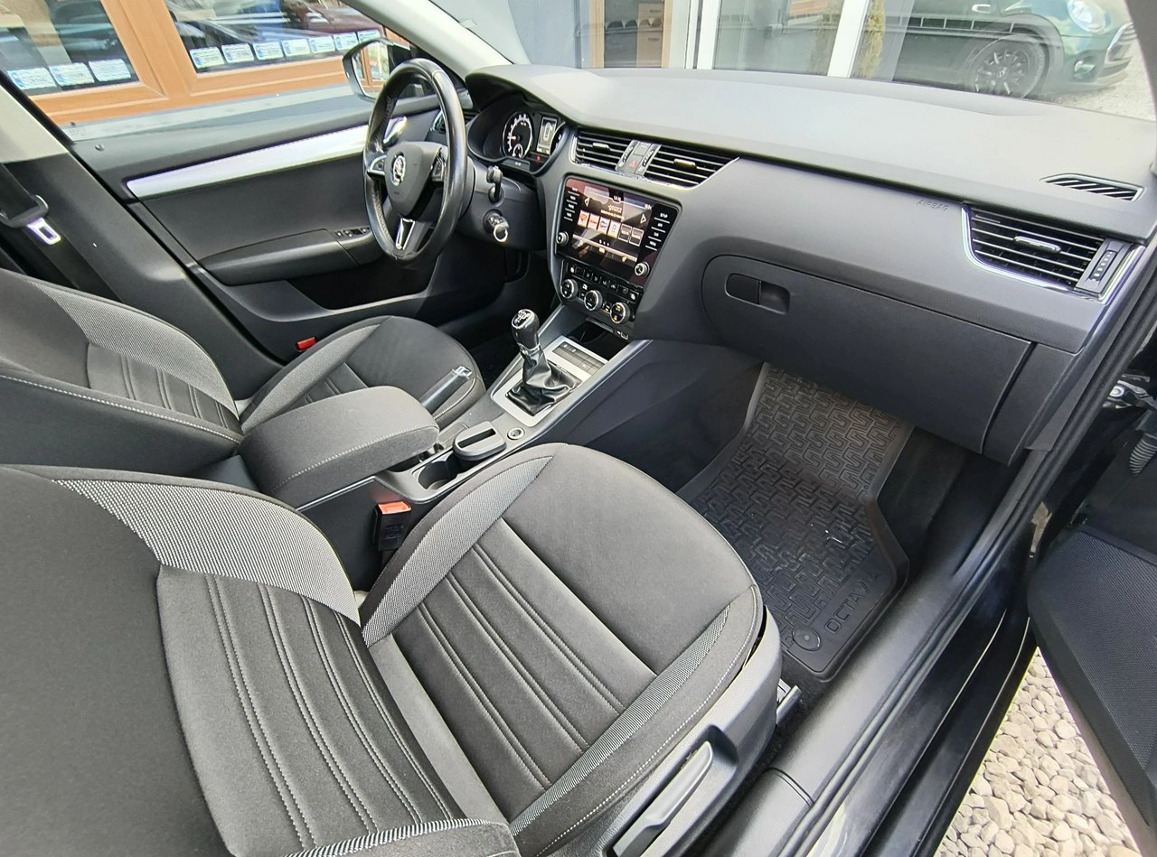 Skoda Octavia - Zdjęcie 19