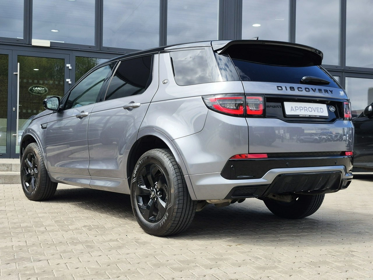 Land Rover Discovery Sport - Zdjęcie 9