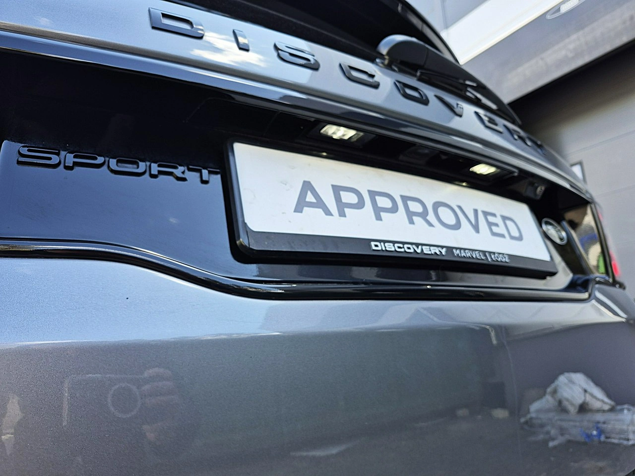 Land Rover Discovery Sport - Zdjęcie 16