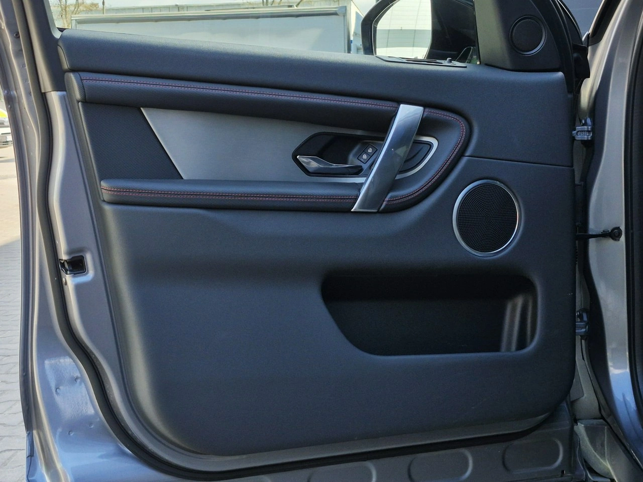 Land Rover Discovery Sport - Zdjęcie 17