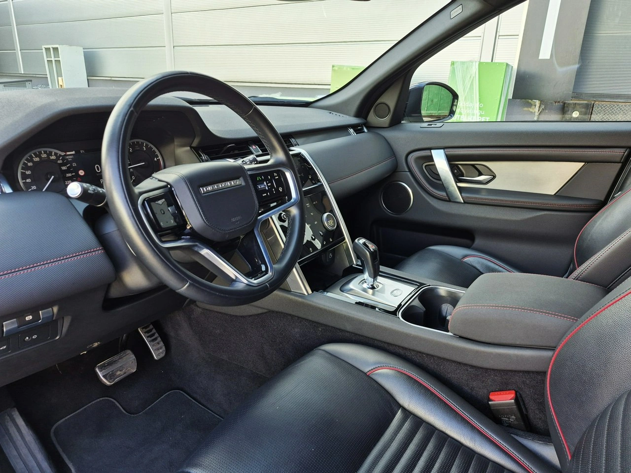 Land Rover Discovery Sport - Zdjęcie 19