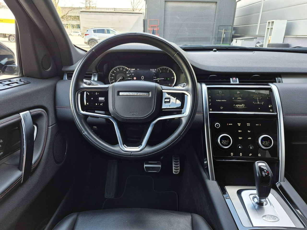 Land Rover Discovery Sport - Zdjęcie 27