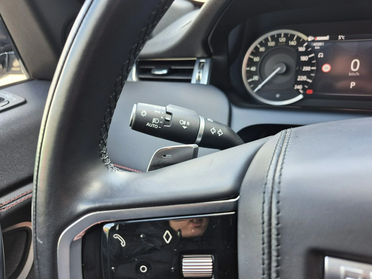 Land Rover Discovery Sport - Zdjęcie 31